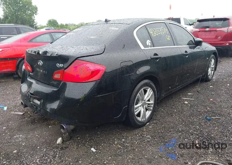 2015 Infiniti Q40 z USA, uszkodzony, nr VIN JN1CV6AR3FM524164